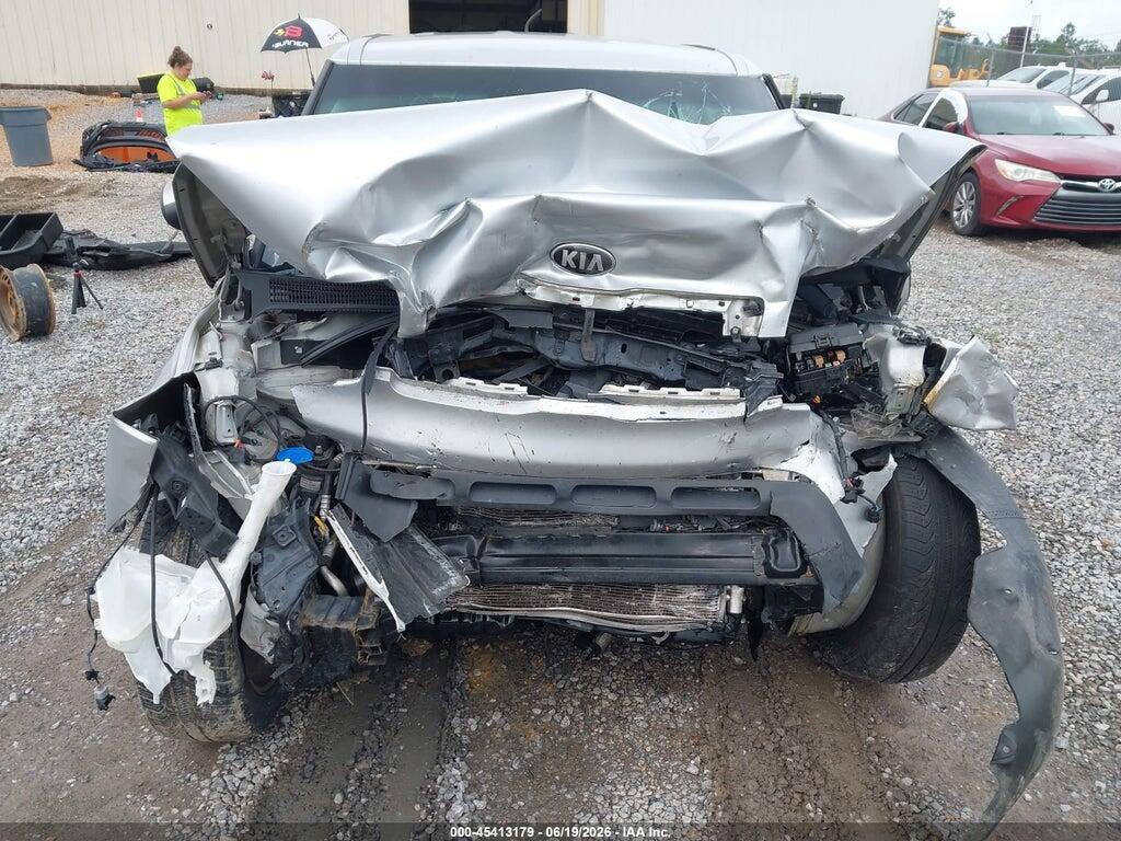 KNDJP3A51F7750986 2015 KIA SOUL photo no. 10