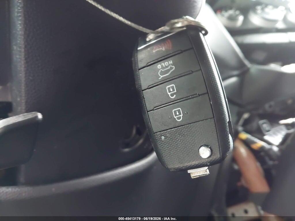 KNDJP3A51F7750986 2015 KIA SOUL photo no. 11