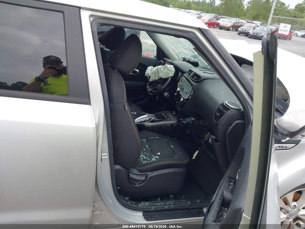 KNDJP3A51F7750986 2015 KIA SOUL photo no. 5