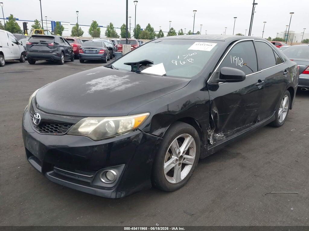 4T1BF1FK5EU472082 2014 TOYOTA CAMRY photo no. 2