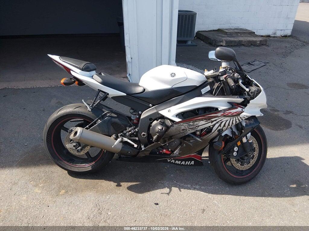 2012 YAMAHA YZFR6 — Фото 12 из 13