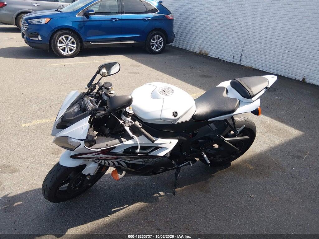 2012 YAMAHA YZFR6 — Фото 2 из 13