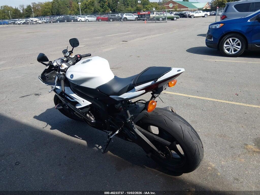 2012 YAMAHA YZFR6 — Фото 3 из 13