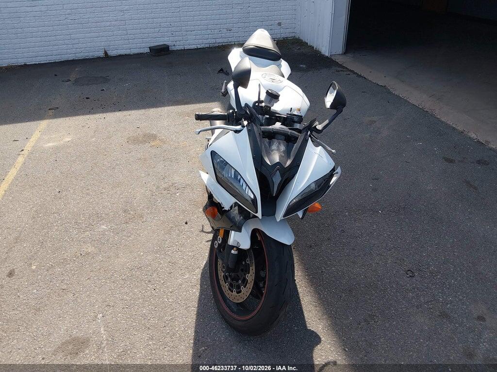 2012 YAMAHA YZFR6 — Фото 5 из 13