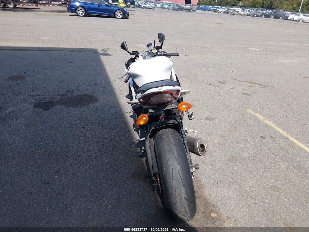 2012 YAMAHA YZFR6 — Фото 6 из 13