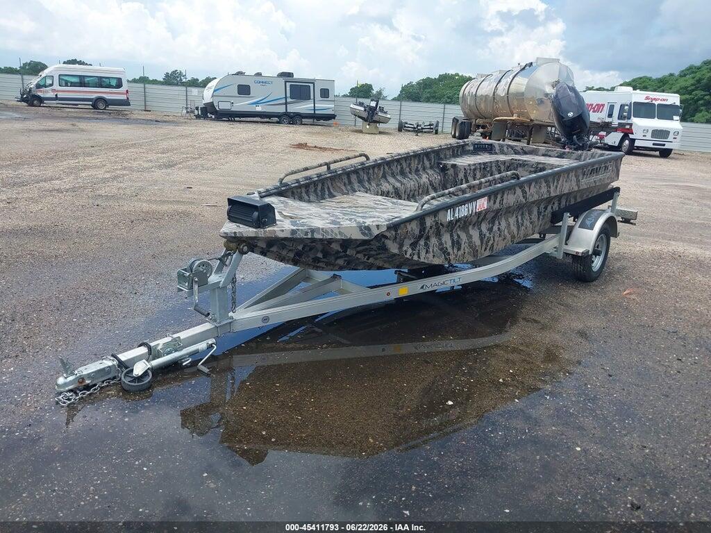 00000TTN09288B323 2023 FISHING BASSBOAT photo no. 2