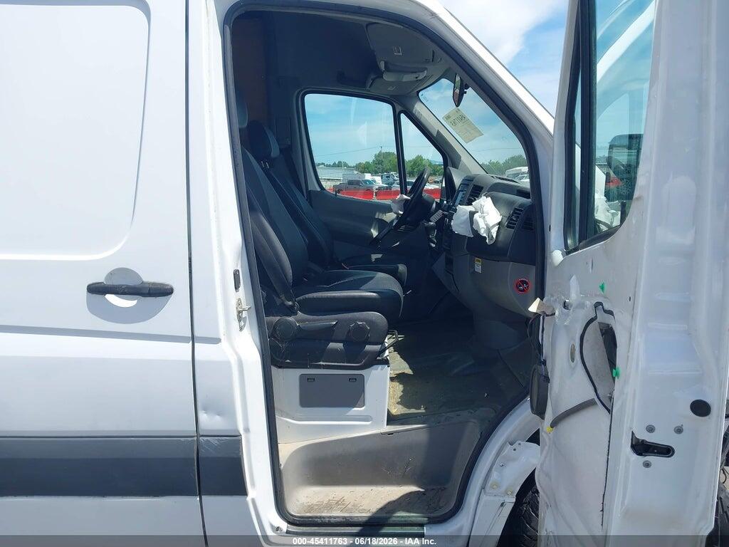 WD3PF4CC4JP649040 2018 MERCEDES-BENZ SPRINTER 3500 photo no. 5