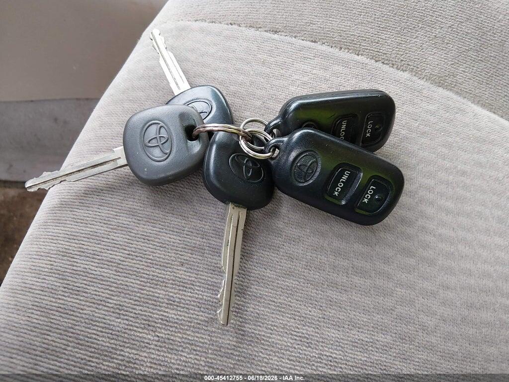 2T1BR30E16C624366 2006 TOYOTA COROLLA photo no. 11
