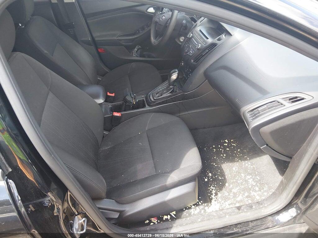 1FADP3F25HL212271 2017 FORD FOCUS photo no. 5
