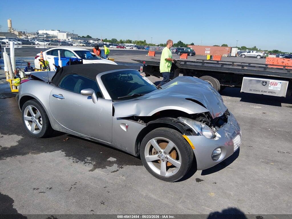 1G2MB35B98Y100560 2008 PONTIAC SOLSTICE photo no. 1