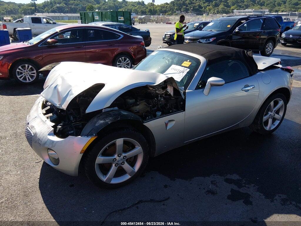 1G2MB35B98Y100560 2008 PONTIAC SOLSTICE photo no. 2