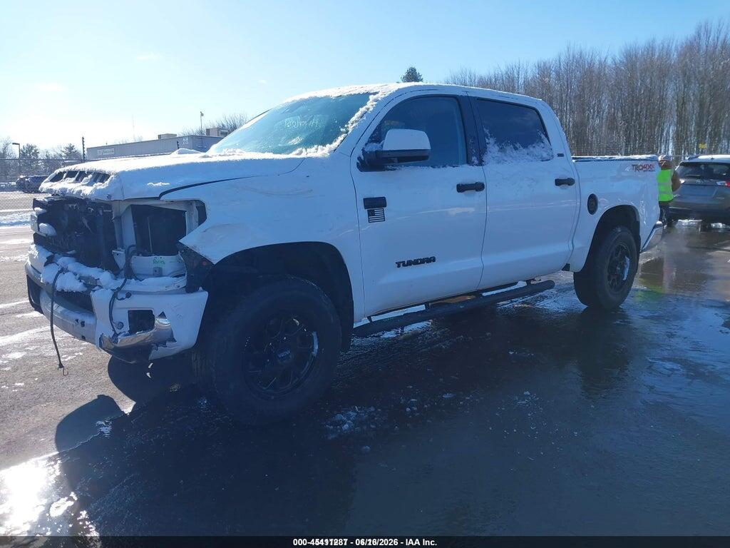 5TFDY5F13JX708226 2018 TOYOTA TUNDRA photo no. 2