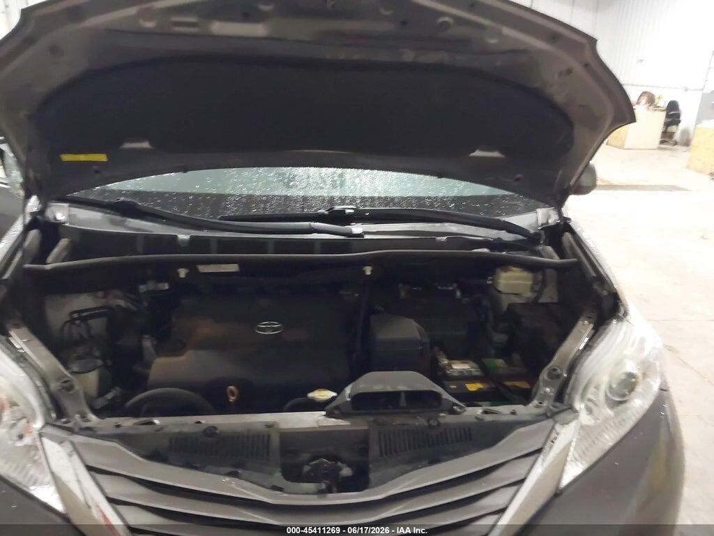 5TDYK3DC6GS757561 2016 TOYOTA SIENNA photo no. 10
