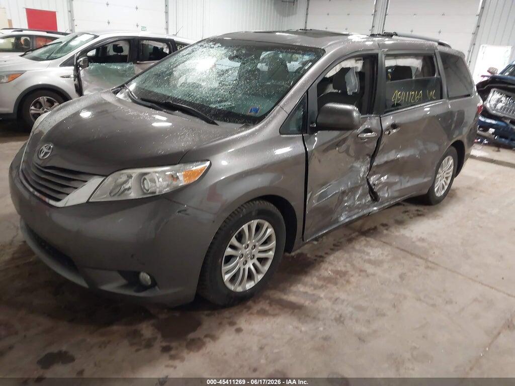 5TDYK3DC6GS757561 2016 TOYOTA SIENNA photo no. 2