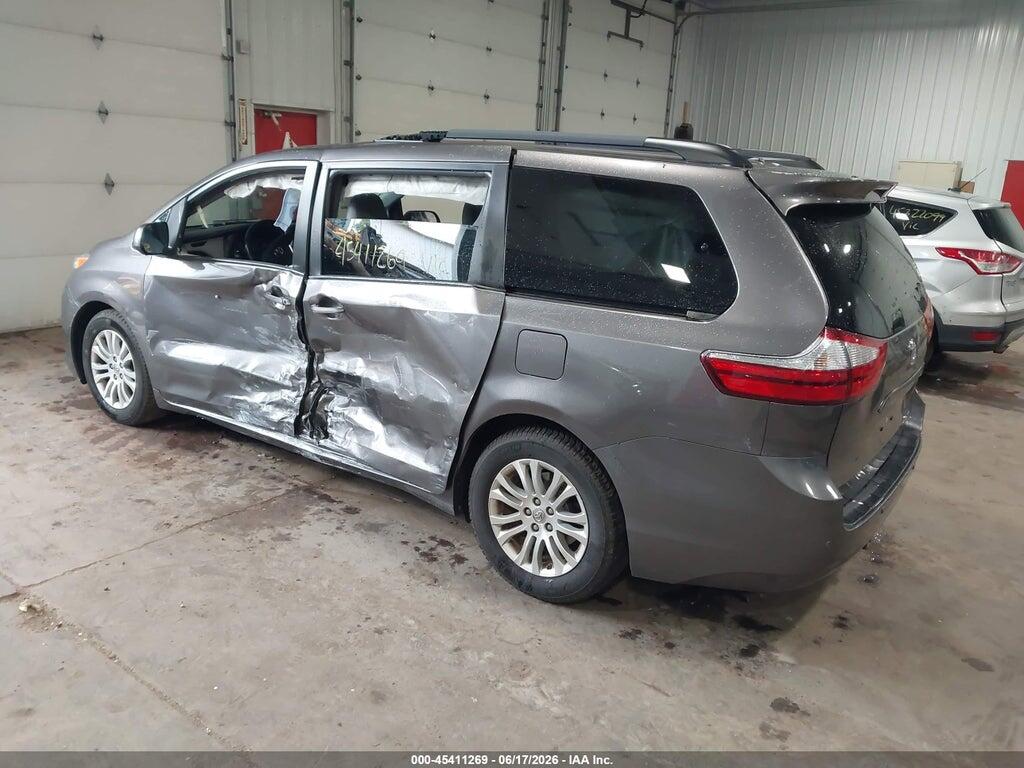 5TDYK3DC6GS757561 2016 TOYOTA SIENNA photo no. 3