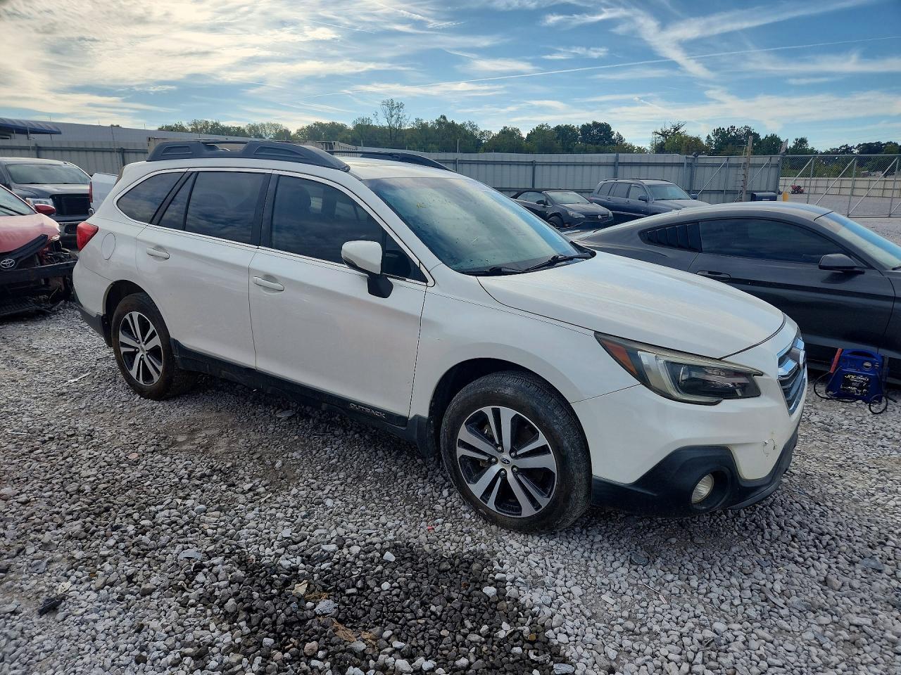 2018 SUBARU OUTBACK 3.6R LIMITED — Фото 4 из 13