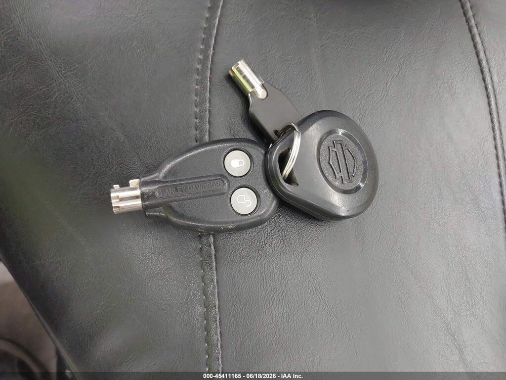 1HD1PR8199Y952798 2009 HARLEY-DAVIDSON FLHTCUSE4 photo no. 11