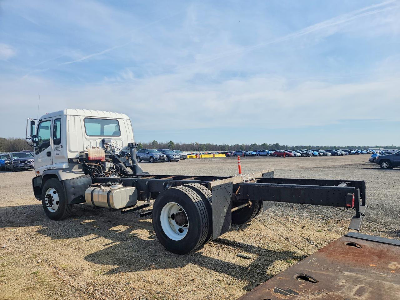 2009 ISUZU T8F TRUCK CAB AND CHASSIS — Фото 2 из 12