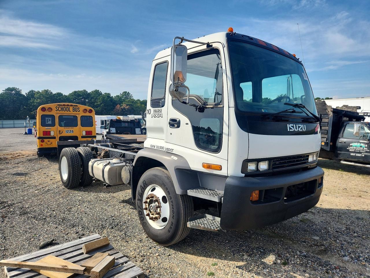2009 ISUZU T8F TRUCK CAB AND CHASSIS — Фото 4 из 12