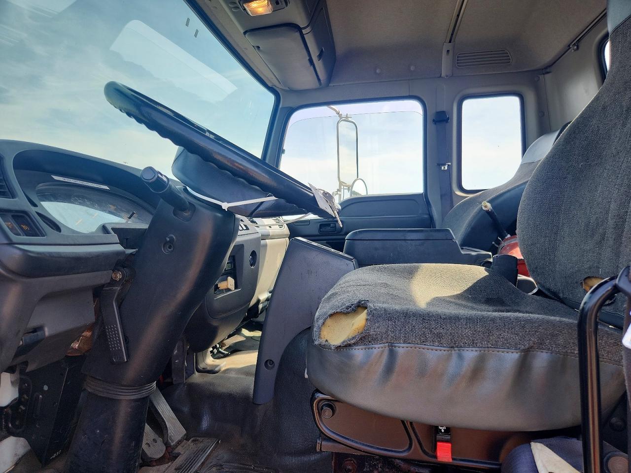 2009 ISUZU T8F TRUCK CAB AND CHASSIS — Фото 7 из 12