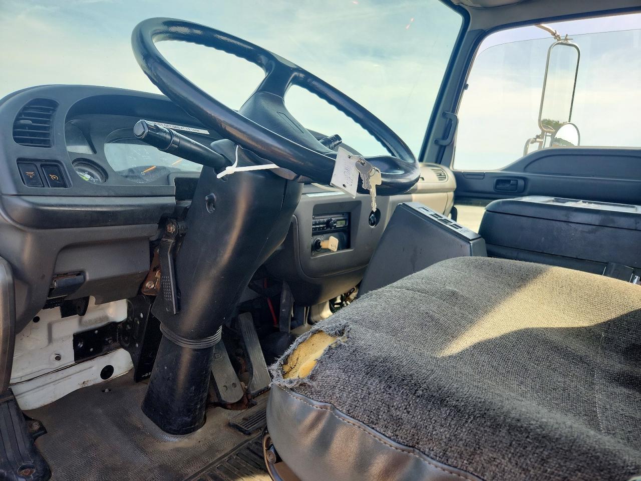 2009 ISUZU T8F TRUCK CAB AND CHASSIS — Фото 8 из 12