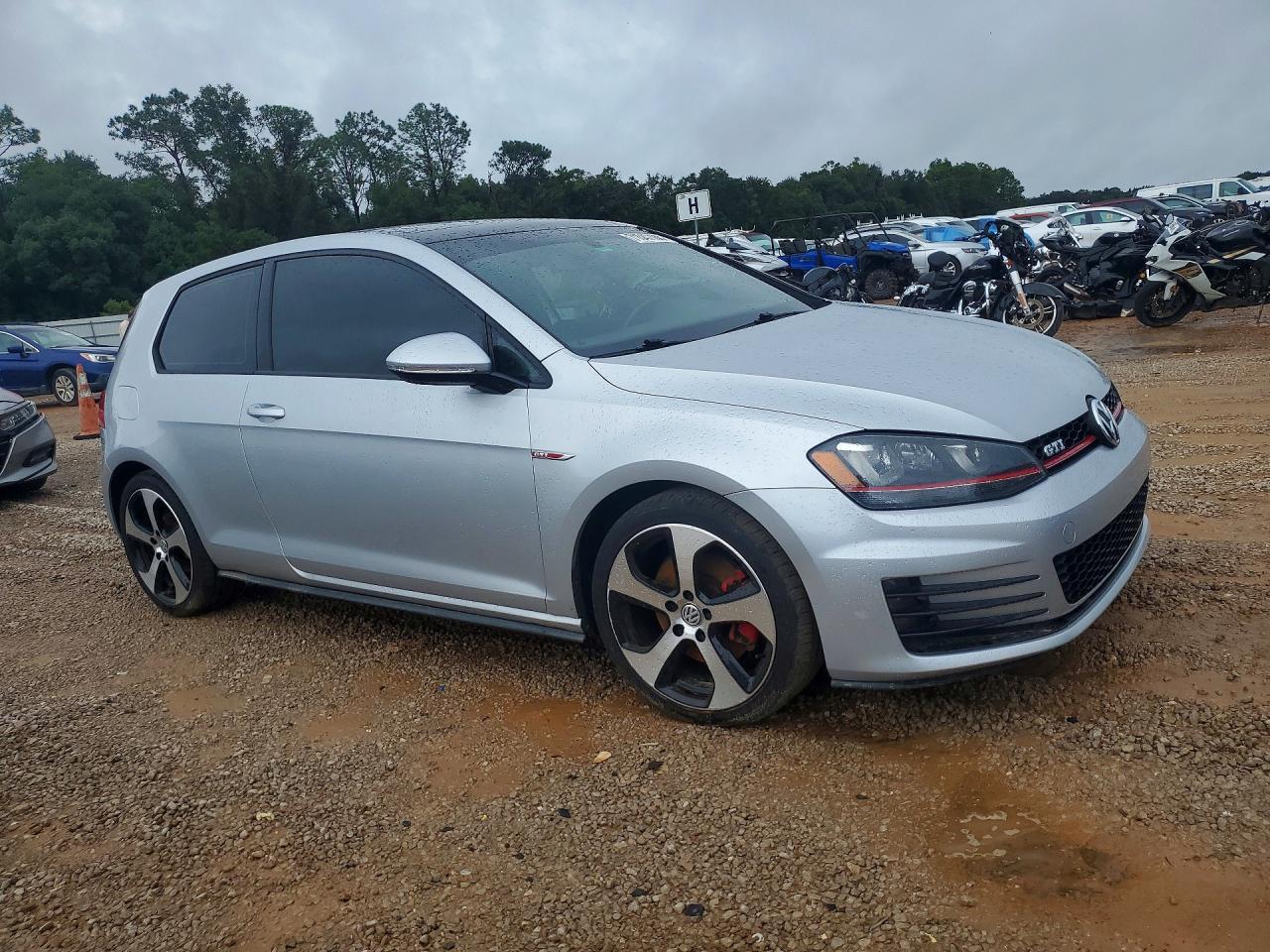 2015 VOLKSWAGEN GTI — Фото 4 из 12