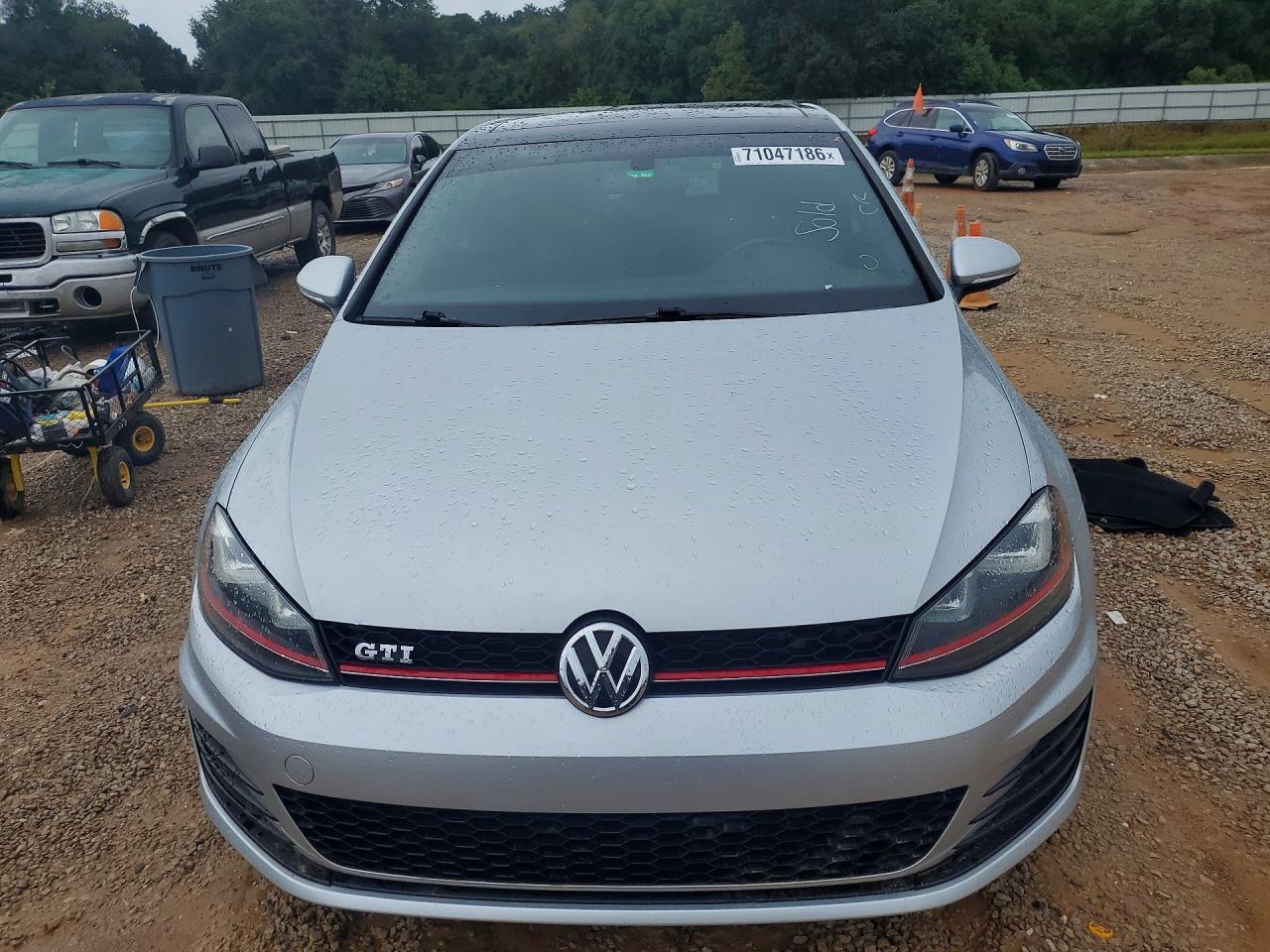 2015 VOLKSWAGEN GTI — Фото 5 из 12