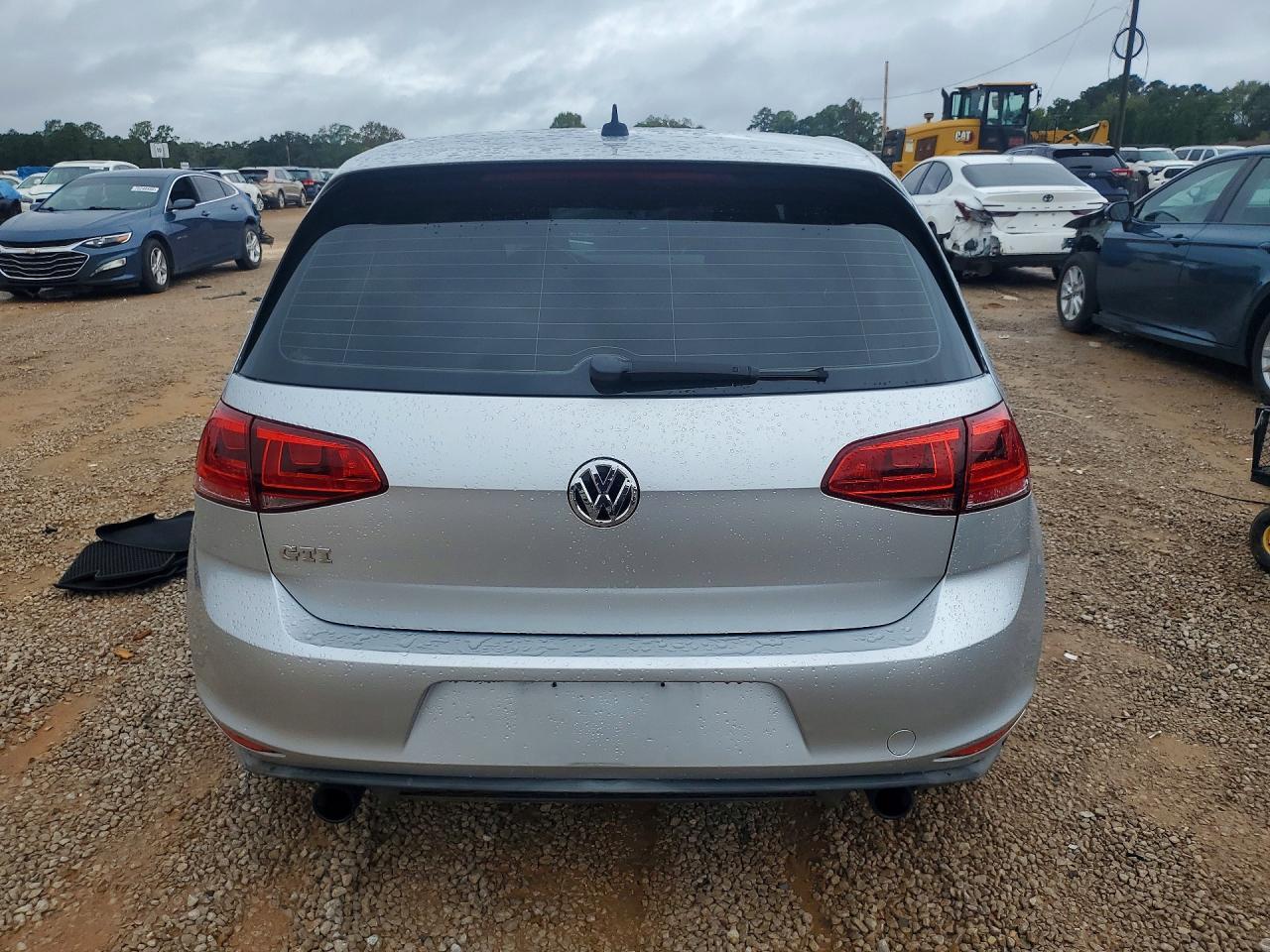 2015 VOLKSWAGEN GTI — Фото 6 из 12