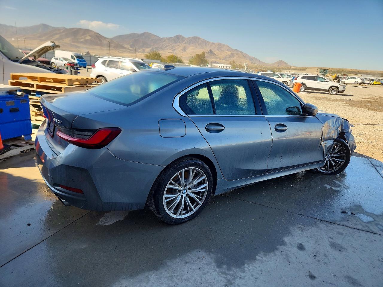 2024 BMW 330XI — Фото 3 из 12