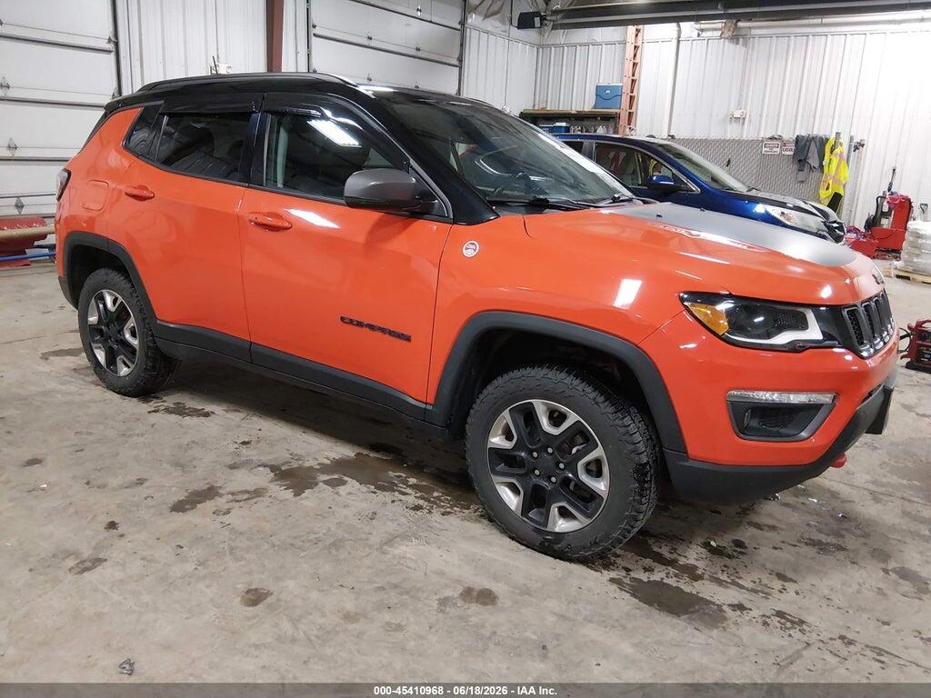 3C4NJDDB7JT230256 2018 JEEP COMPASS photo no. 1