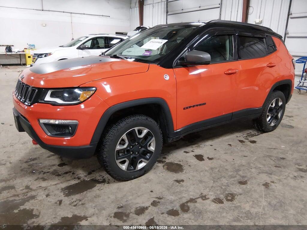 3C4NJDDB7JT230256 2018 JEEP COMPASS photo no. 2