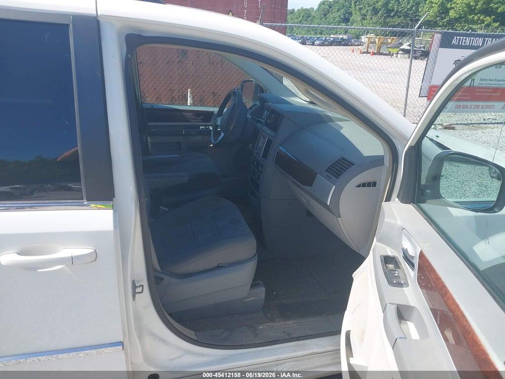 2A4RR5D12AR463501 2010 CHRYSLER TOWN & COUNTRY photo no. 5