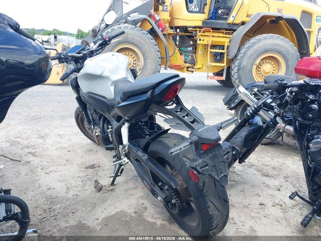 MLHRH1654R5000511 2024 HONDA CB650 photo no. 3