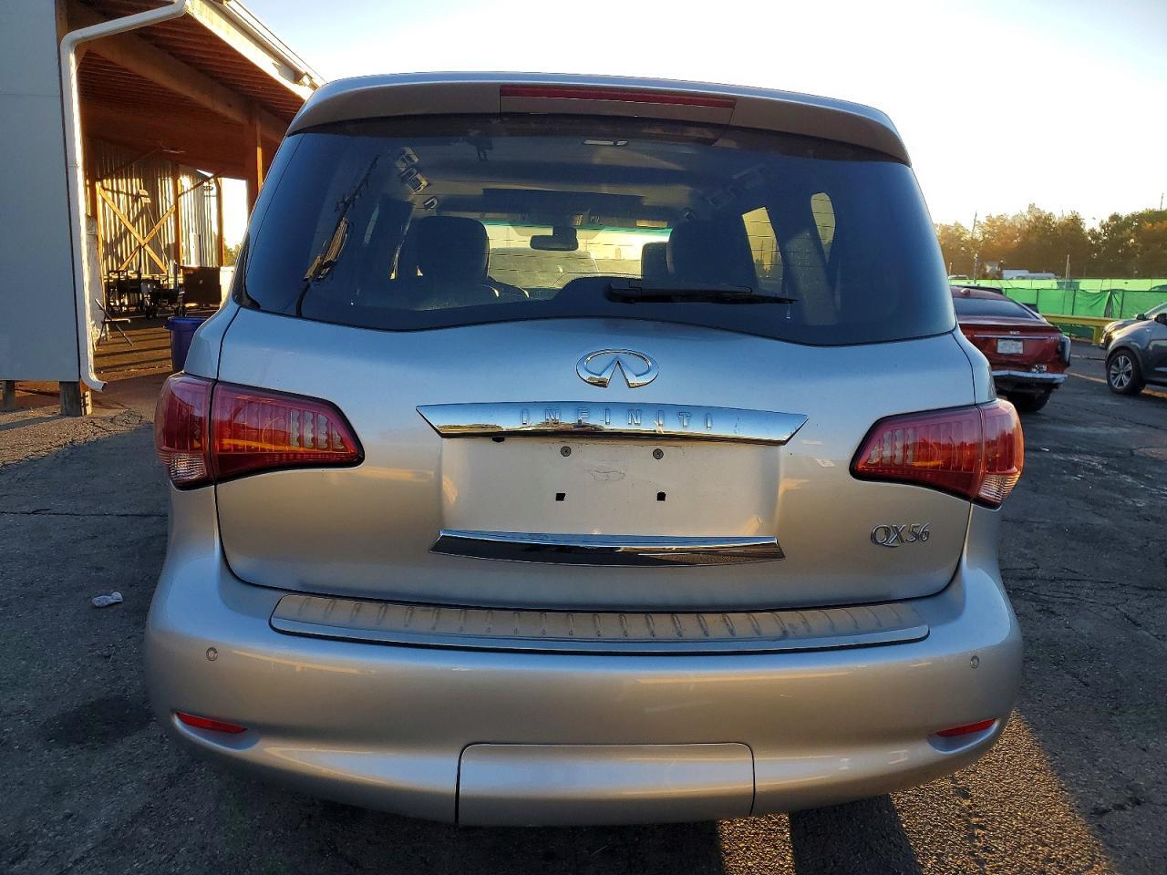 2013 INFINITI QX56 BASE — Фото 6 из 13