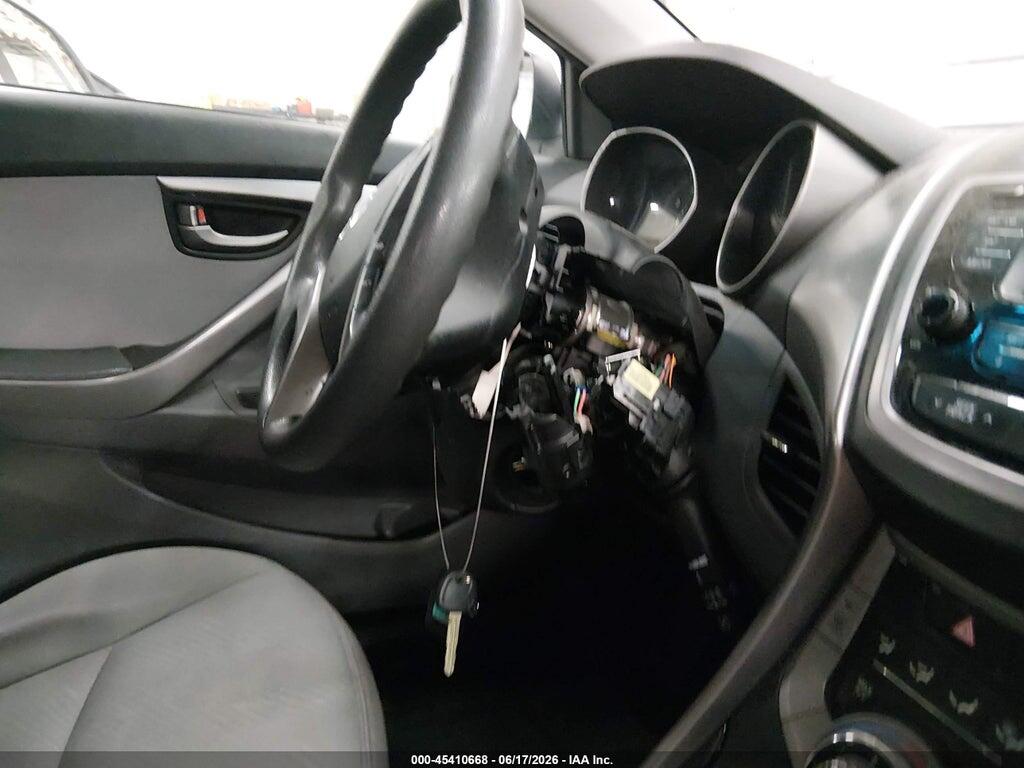 5NPDH4AE1DH320125 2013 HYUNDAI ELANTRA photo no. 6