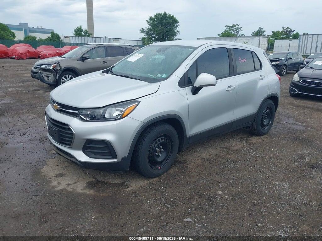 3GNCJKSB1HL224064 2017 CHEVROLET TRAX photo no. 2