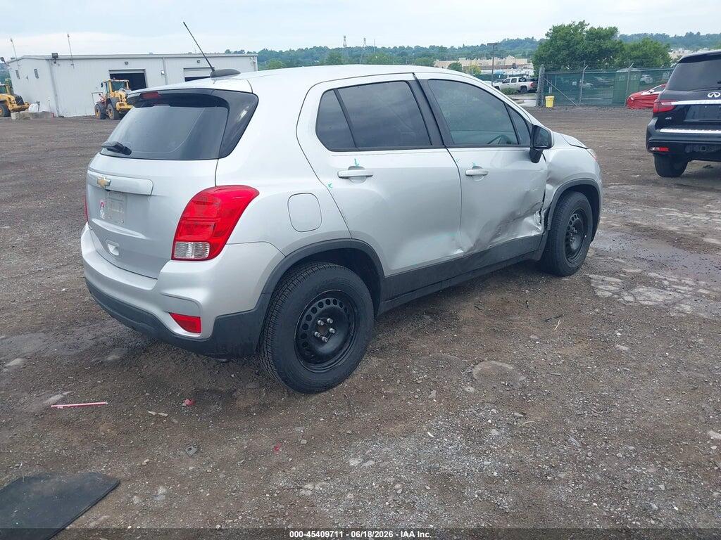 3GNCJKSB1HL224064 2017 CHEVROLET TRAX photo no. 4