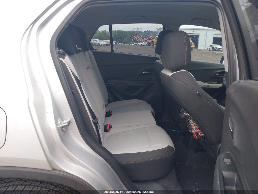 3GNCJKSB1HL224064 2017 CHEVROLET TRAX photo no. 8