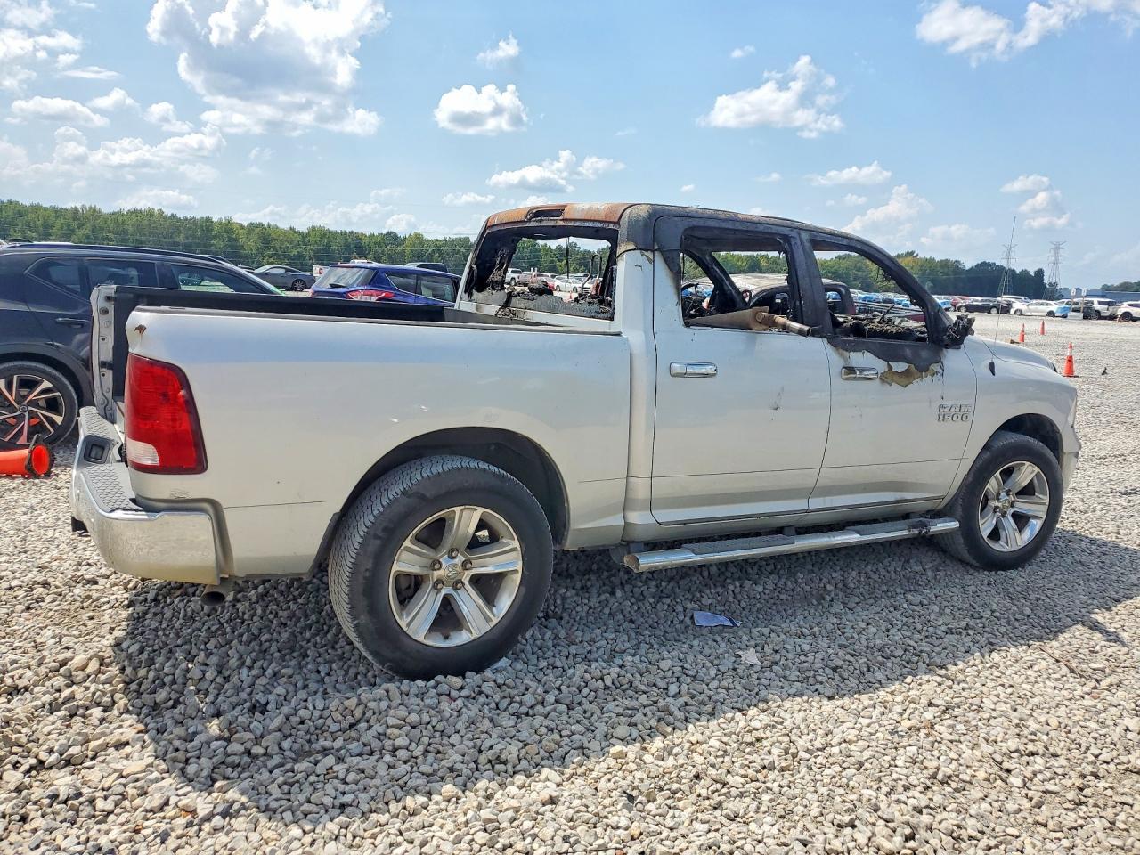 2016 RAM 1500 SLT — Фото 3 из 11