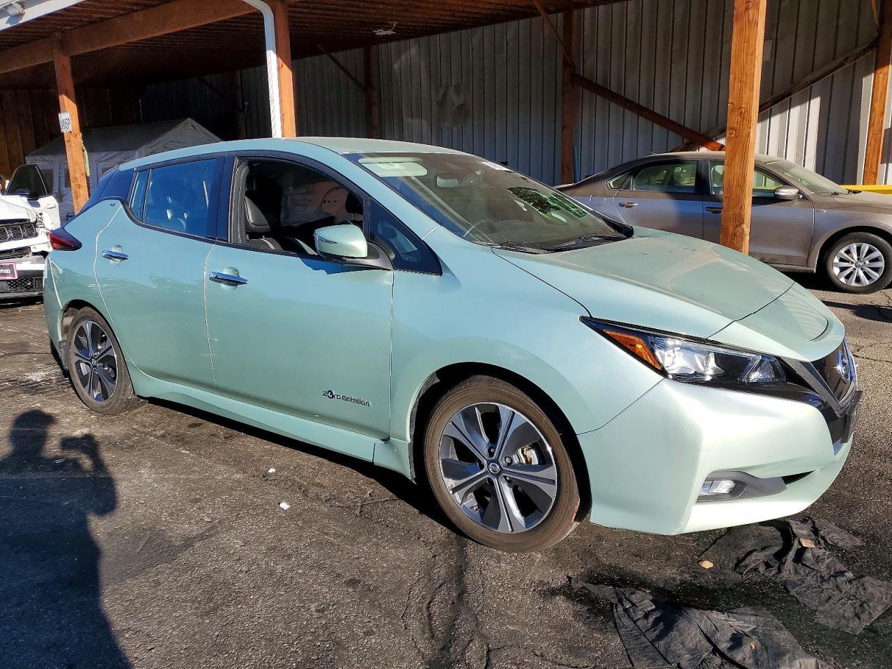 2018 NISSAN LEAF SL — Фото 4 из 12