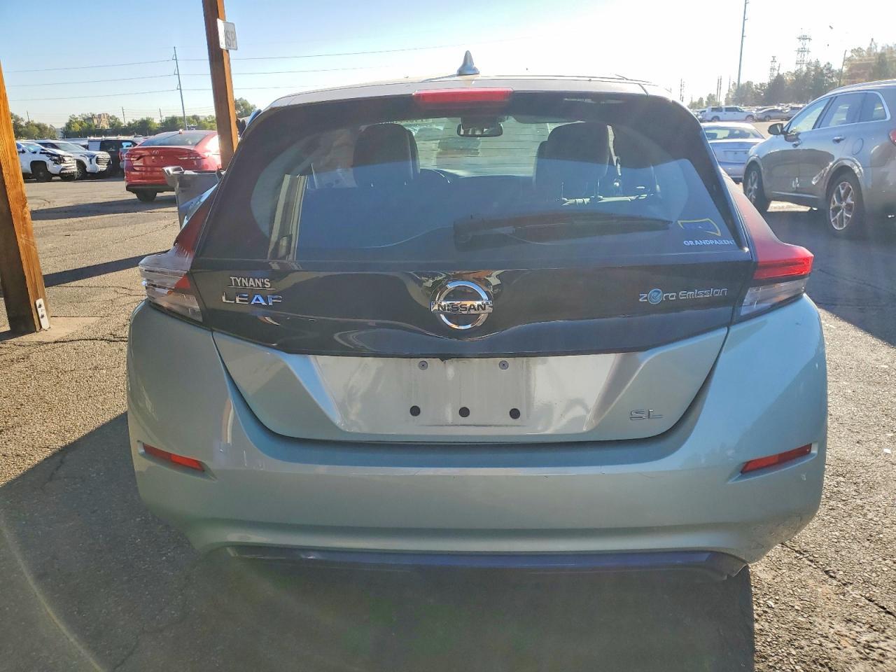 2018 NISSAN LEAF SL — Фото 6 из 12