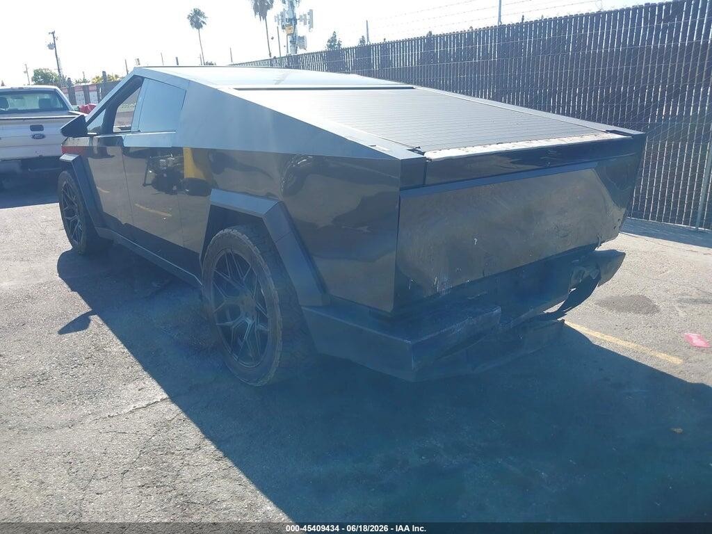 7G2CEHEE6RA020683 2024 TESLA CYBERTRUCK photo no. 3