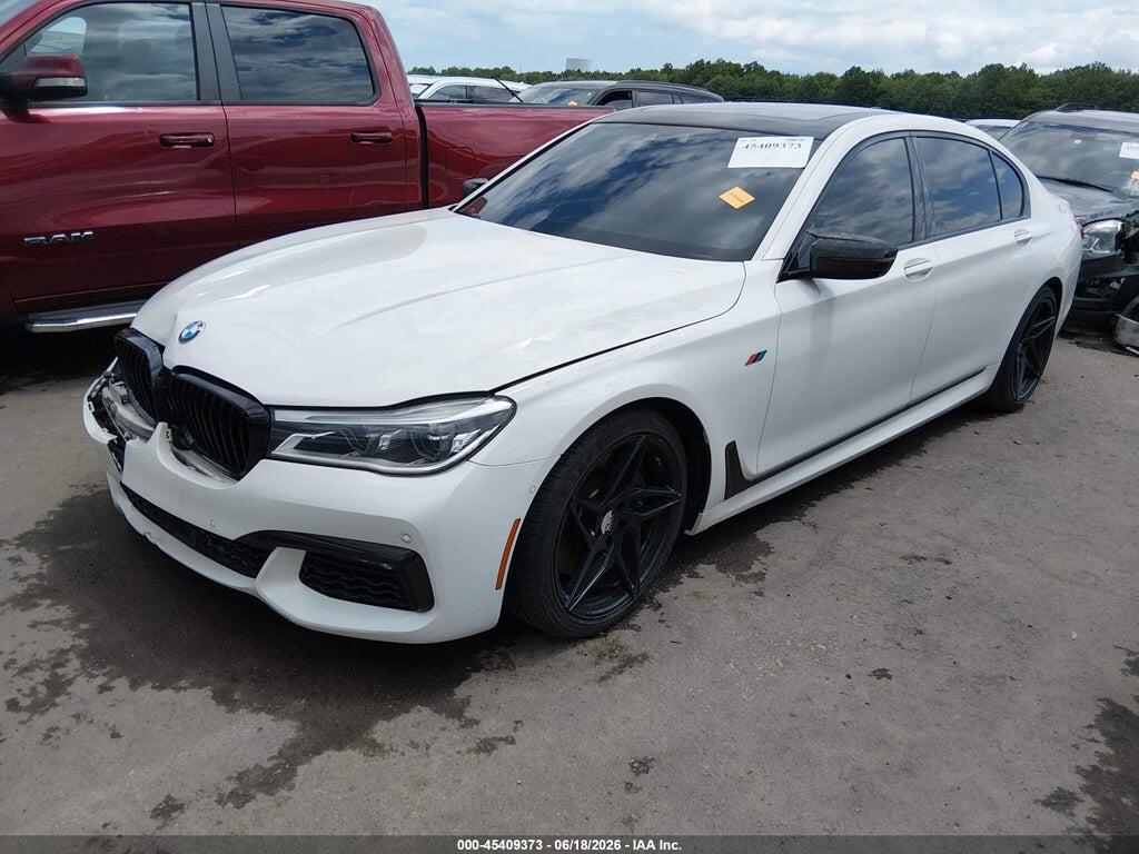 WBA7F0C52JGM23835 2018 BMW 7 SERIES photo no. 2