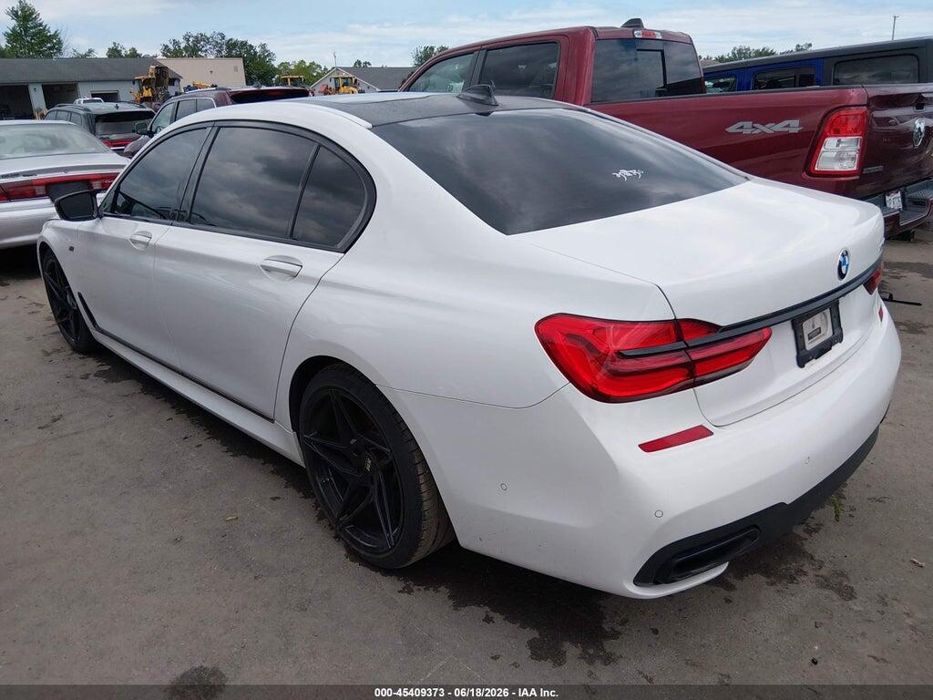 WBA7F0C52JGM23835 2018 BMW 7 SERIES photo no. 3
