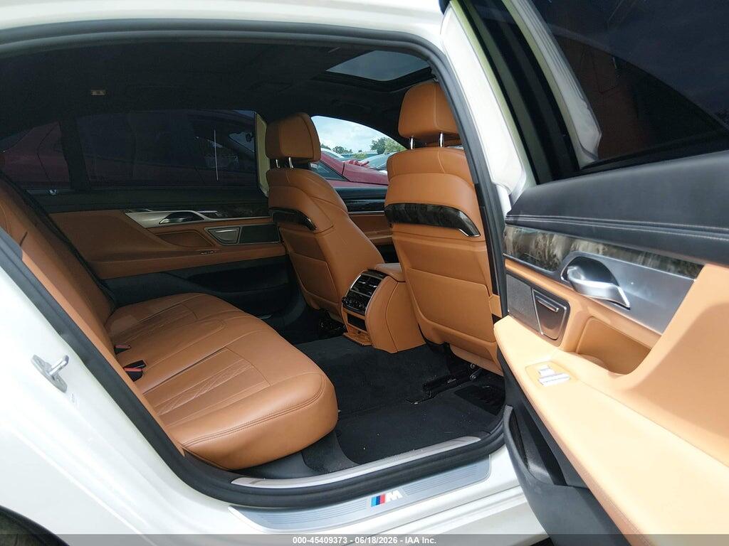 WBA7F0C52JGM23835 2018 BMW 7 SERIES photo no. 8