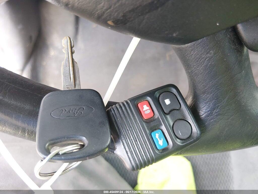 1FAFP34P53W158548 2003 FORD FOCUS photo no. 11