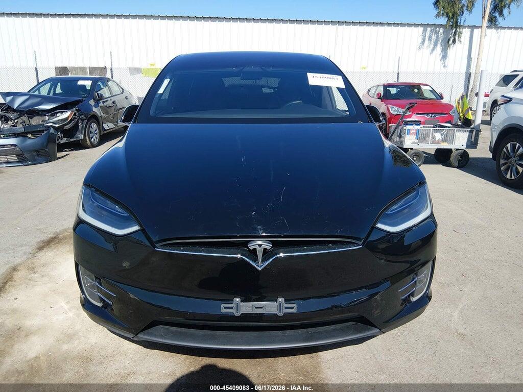 5YJXCBE25KF147270 2019 TESLA MODEL X photo no. 11