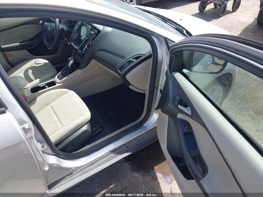 1FADP3FE8JL302790 2018 FORD FOCUS photo no. 5
