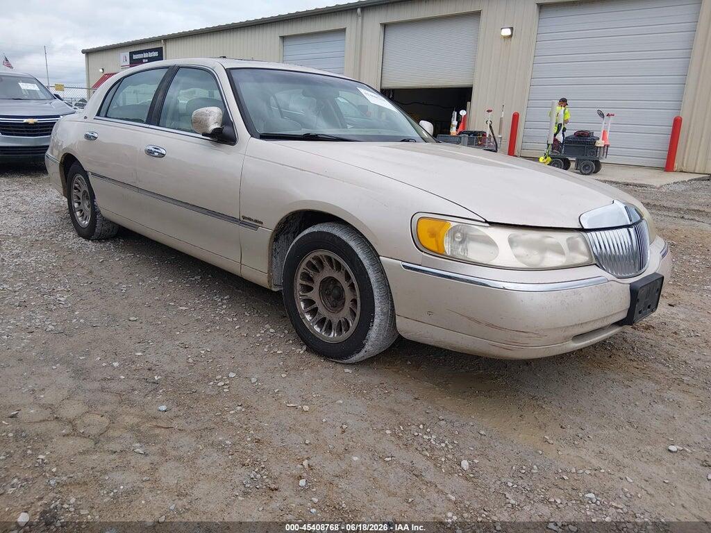 1LNHM83W5YY763355 2000 LINCOLN TOWN CAR photo no. 1