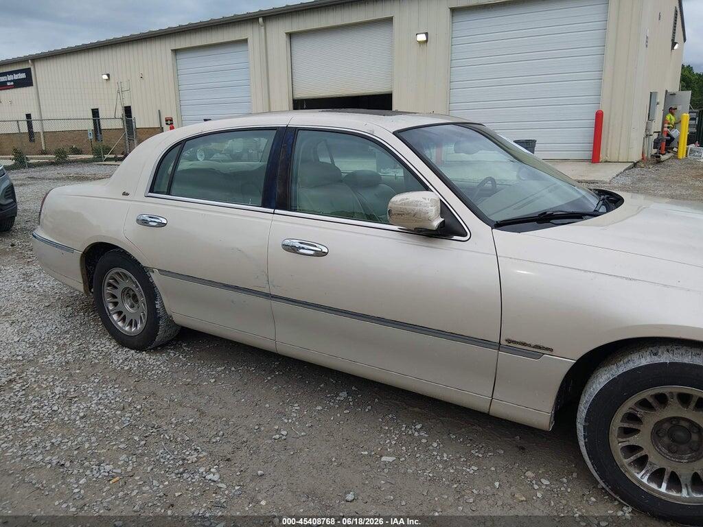 1LNHM83W5YY763355 2000 LINCOLN TOWN CAR photo no. 6